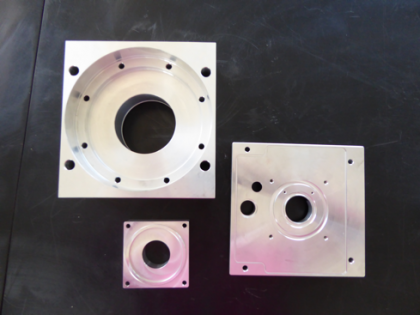 Bearing and seal housing for gearbox