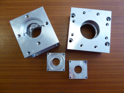 Bearing and seal housing for gearbox